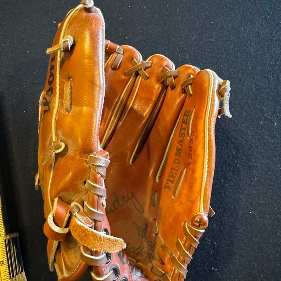 Wilson Classic Brown Leather Ron Guidry A2635 Baseball Glove. 010186 - Picture 2 of 9
